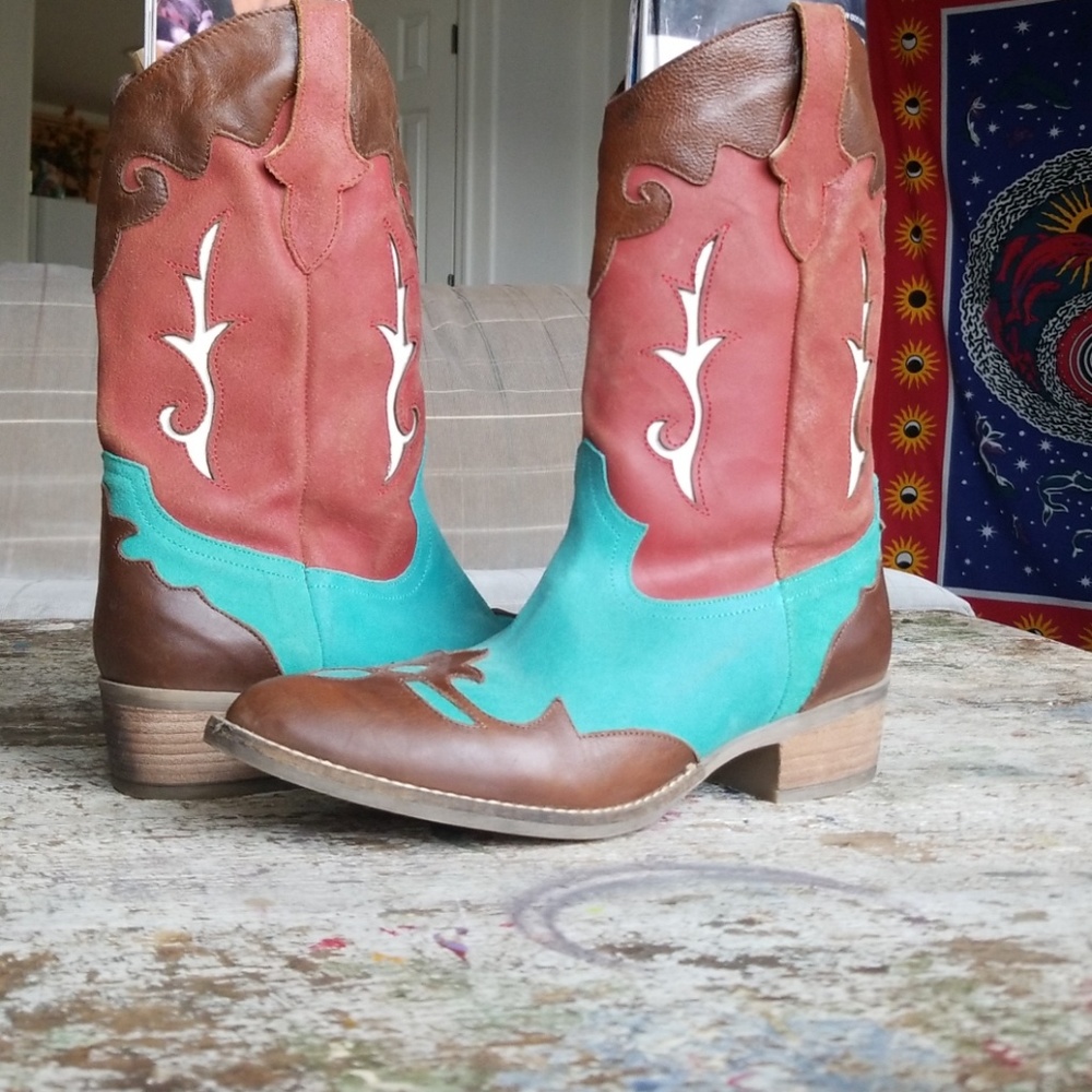 Cowgirl boots - Picture 2 of 3